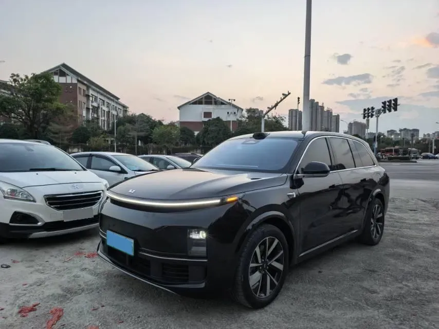 2023 Li L8 Range Extended 154HP REEV 40.9KWH,autocango,china used car exporter,china ev exporter,chinese used car exporter,chinese used ev exporter