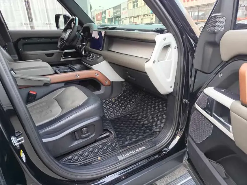 2022 Land Rover Defender 3.0T 400HP L6 8AT,autocango,china used car exporter,china ev exporter,chinese used car exporter,chinese used ev exporter
