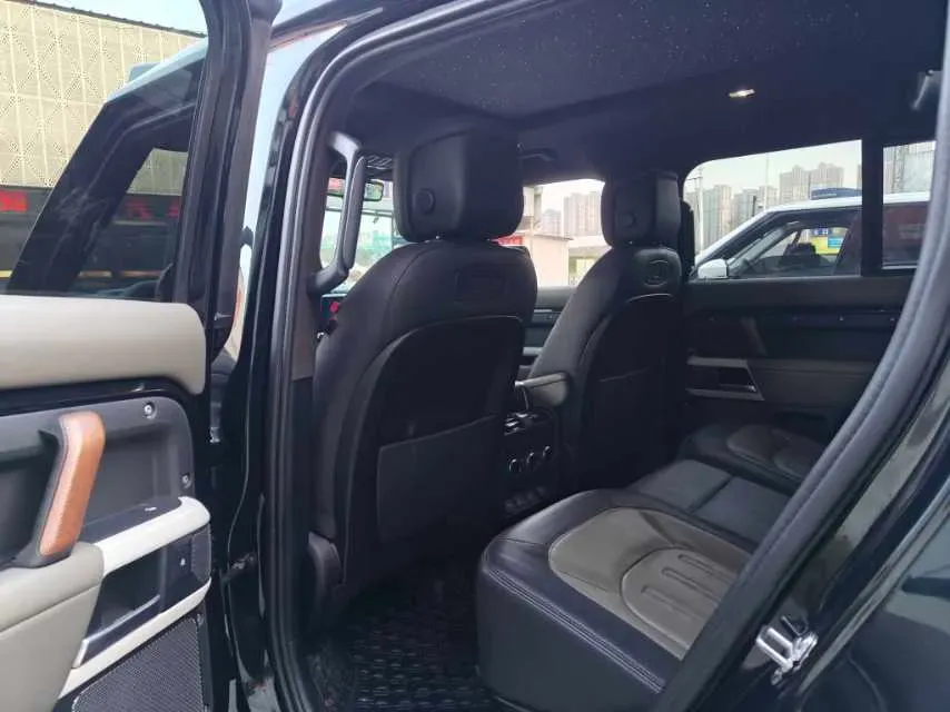 2022 Land Rover Defender 3.0T 400HP L6 8AT,autocango,china used car exporter,china ev exporter,chinese used car exporter,chinese used ev exporter