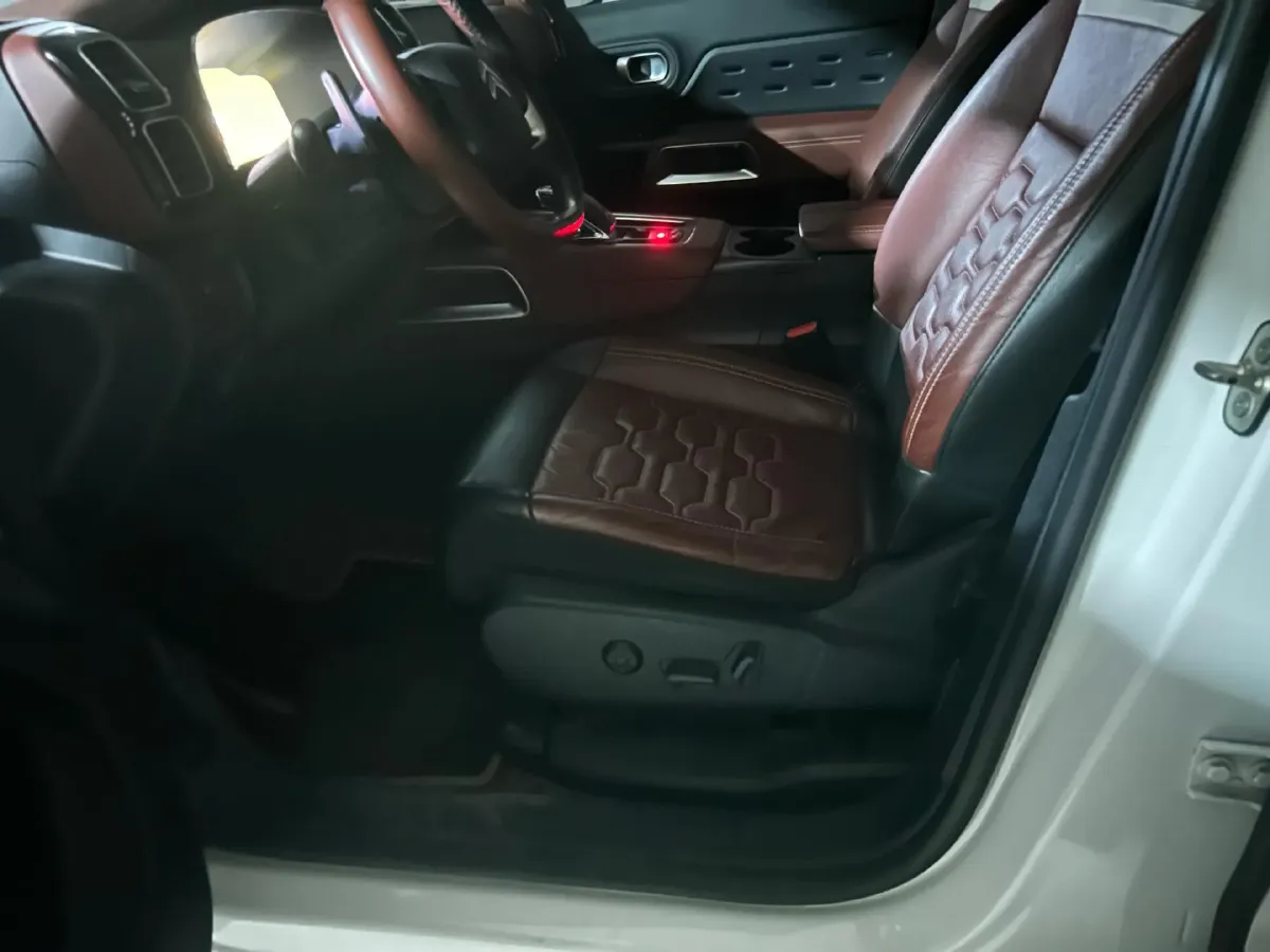 2019 Citroen C5 Aircross 1.8T 204HP L4 6AT,autocango,china used car exporter,china ev exporter,chinese used car exporter,chinese used ev exporter