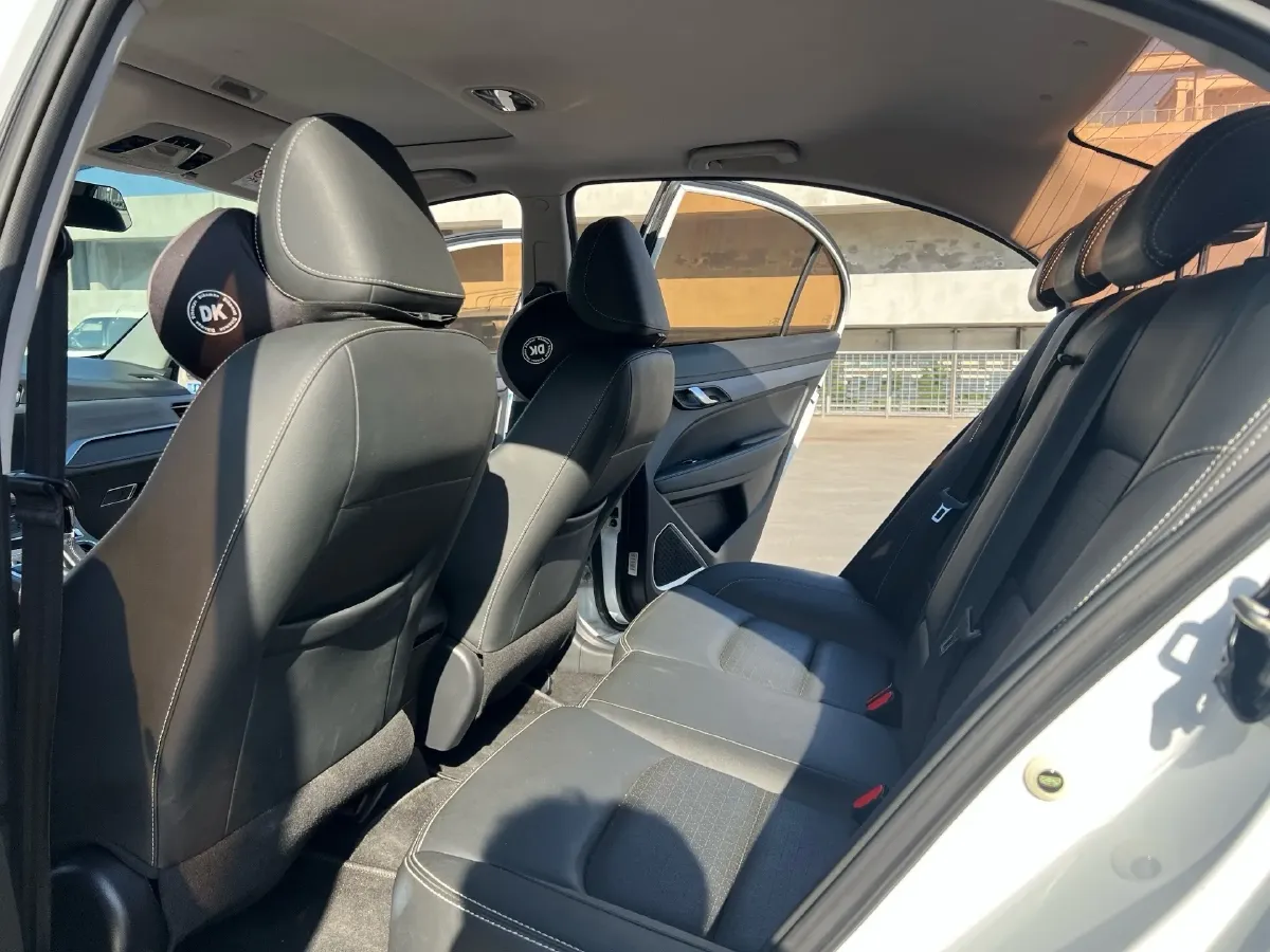 2021 BaoJun 530 1.5T 147HP L4 CVT,autocango,china used car exporter,china ev exporter,chinese used car exporter,chinese used ev exporter