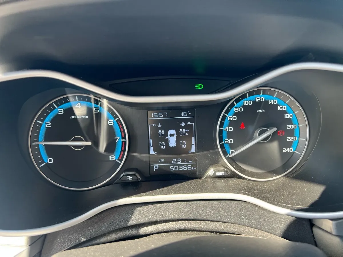 2021 BaoJun 530 1.5T 147HP L4 CVT,autocango,china used car exporter,china ev exporter,chinese used car exporter,chinese used ev exporter