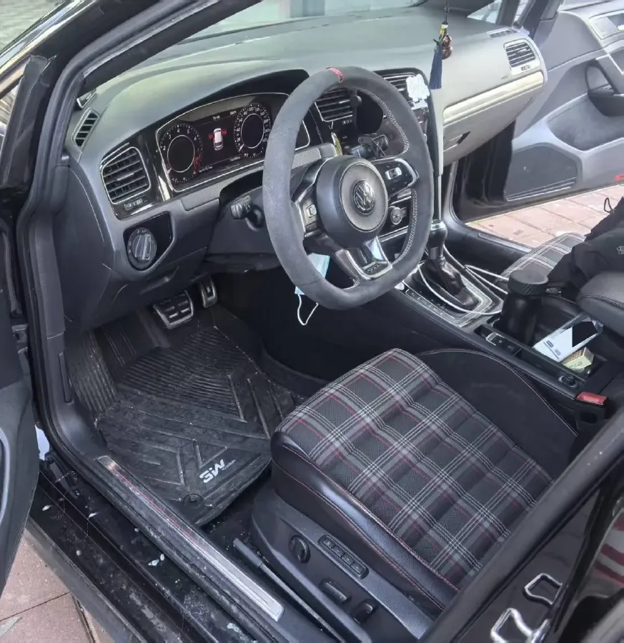 2018 Volkswagen GolfGTI 2.0T 220HP L4 7DCT,autocango,china used car exporter,china ev exporter,chinese used car exporter,chinese used ev exporter