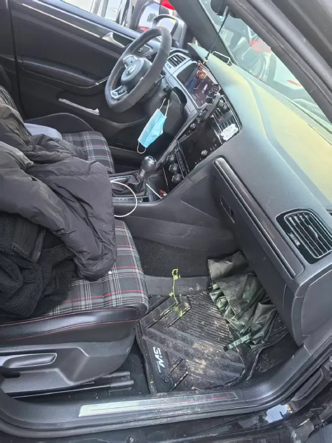 2018 Volkswagen GolfGTI 2.0T 220HP L4 7DCT,autocango,china used car exporter,china ev exporter,chinese used car exporter,chinese used ev exporter