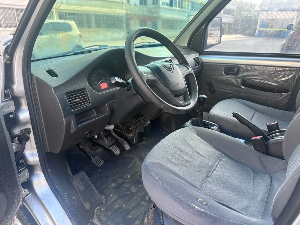 2019 WuLing RongGuang Mini Truck 1.5L 107HP L4 5MT,autocango,china used car exporter,china ev exporter,chinese used car exporter,chinese used ev exporter