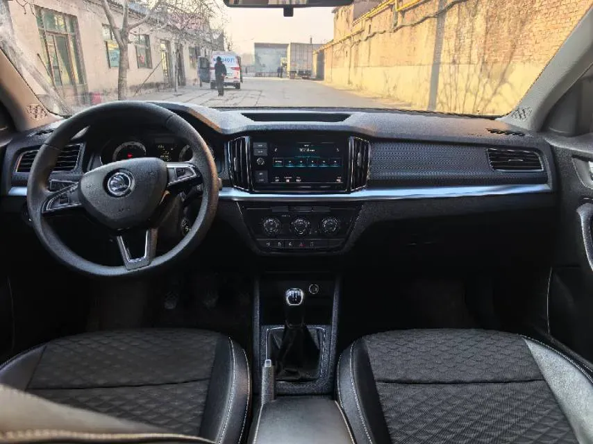2018 Skoda Kamiq 1.5L 112HP L4 5MT,autocango,china used car exporter,china ev exporter,chinese used car exporter,chinese used ev exporter