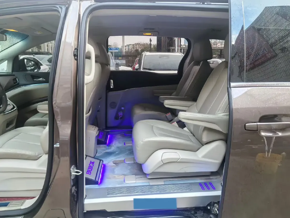 2023 Buick GL8 2.0T 237HP L4 9AT,autocango,china used car exporter,china ev exporter,chinese used car exporter,chinese used ev exporter