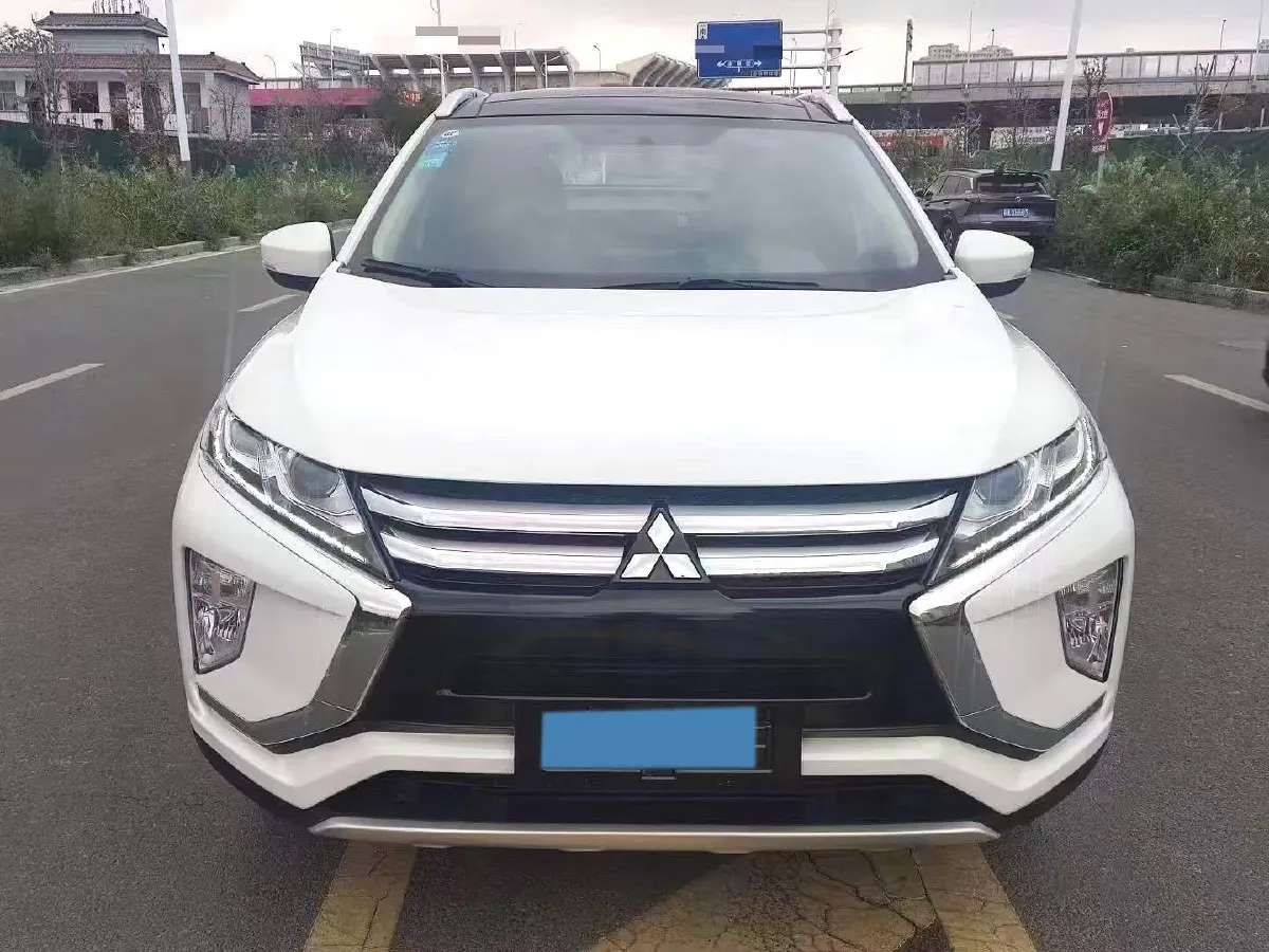 2018 Mitsubishi Eclipse Cross 1.5T 170HP L4 CVT,autocango,china used car exporter,china ev exporter,chinese used car exporter,chinese used ev exporter