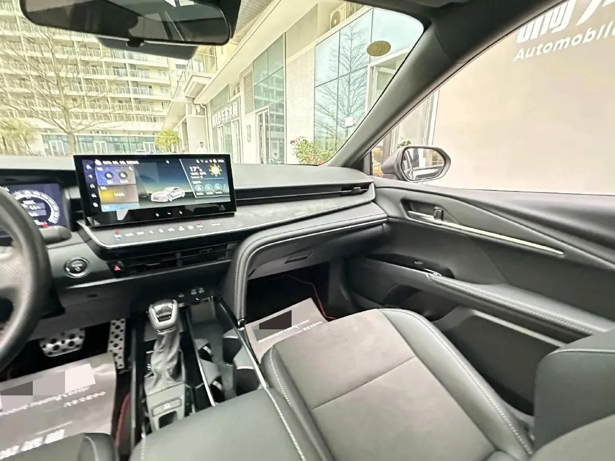 2024 Toyota Camry 2.0L 152HP L4 E-CVT Hybrid,autocango,china used car exporter,china ev exporter,chinese used car exporter,chinese used ev exporter