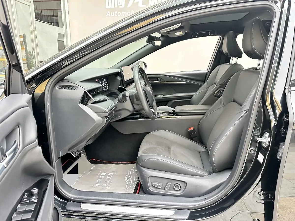 2024 Toyota Camry 2.0L 152HP L4 E-CVT Hybrid,autocango,china used car exporter,china ev exporter,chinese used car exporter,chinese used ev exporter