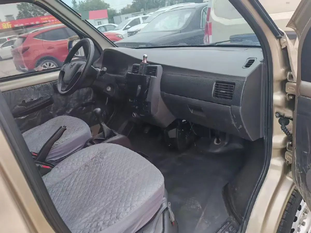 2020 WuLing RongGuang 1.5L 99HP L4 5MT,autocango,china used car exporter,china ev exporter,chinese used car exporter,chinese used ev exporter