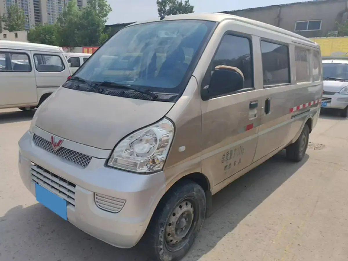 2020 WuLing RongGuang 1.5L 99HP L4 5MT,autocango,china used car exporter,china ev exporter,chinese used car exporter,chinese used ev exporter