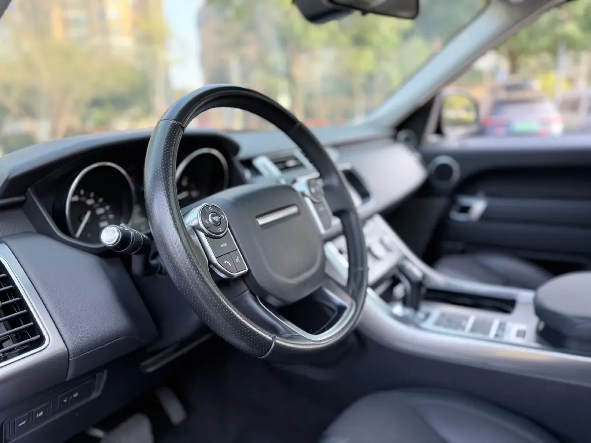2016 Land Rover Range Rover Sport 2.0T 241HP L4 8AT,autocango,china used car exporter,china ev exporter,chinese used car exporter,chinese used ev exporter