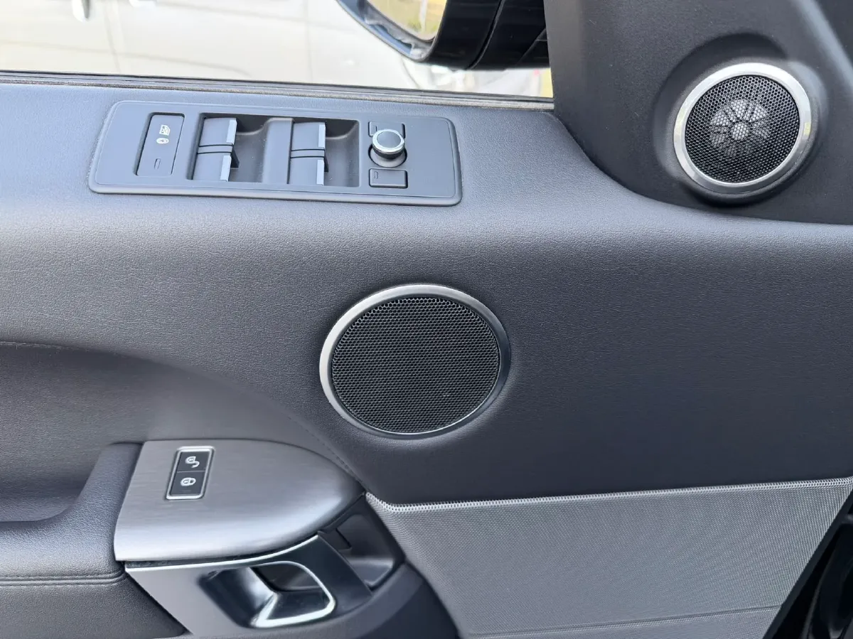 2016 Land Rover Range Rover Sport 2.0T 241HP L4 8AT,autocango,china used car exporter,china ev exporter,chinese used car exporter,chinese used ev exporter