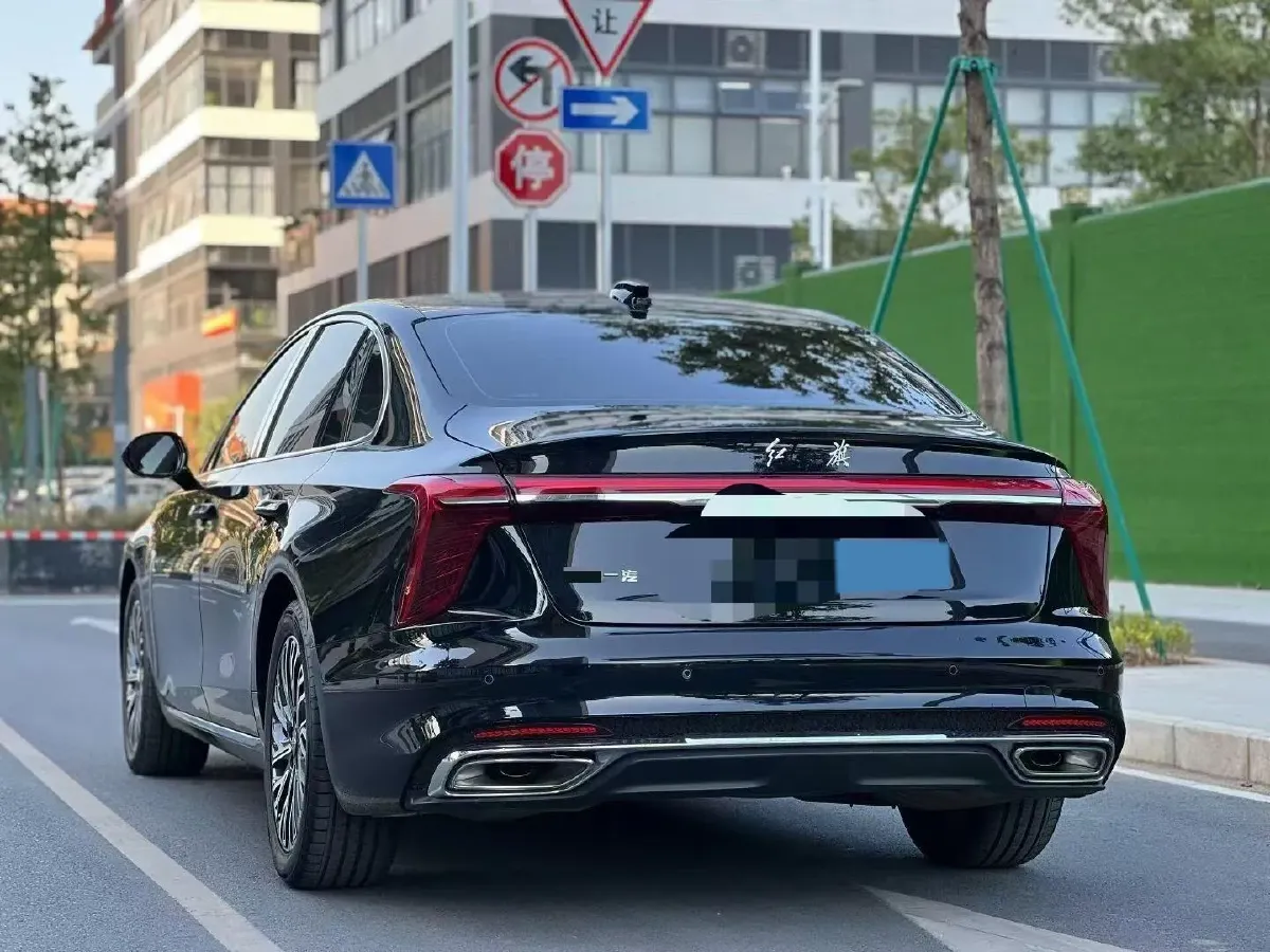 2024 HongQi H5 2.0T 224HP L4 8AT,autocango,china used car exporter,china ev exporter,chinese used car exporter,chinese used ev exporter