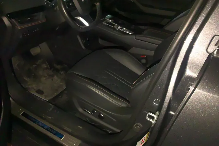 2021 ChangAn UNI-K 2.0T 233HP L4 8AT,autocango,china used car exporter,china ev exporter,chinese used car exporter,chinese used ev exporter