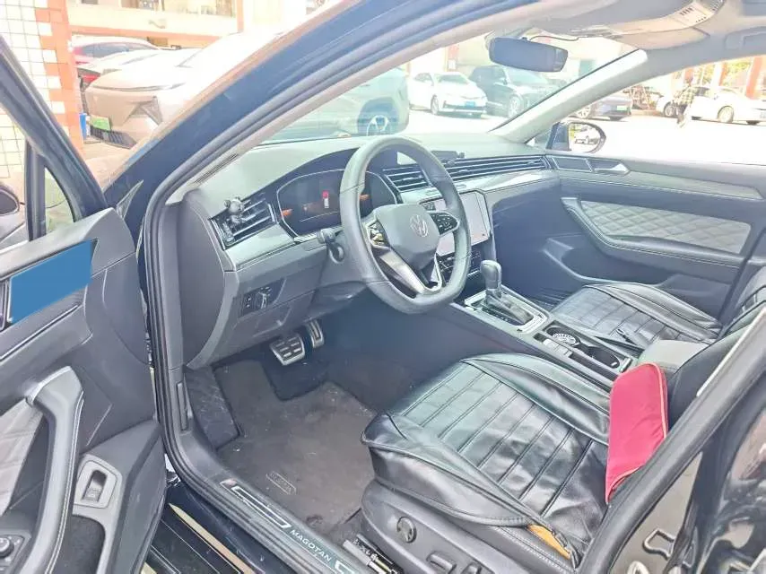 2023 Volkswagen Magotan 2.0T 186HP L4 7DCT,autocango,china used car exporter,china ev exporter,chinese used car exporter,chinese used ev exporter
