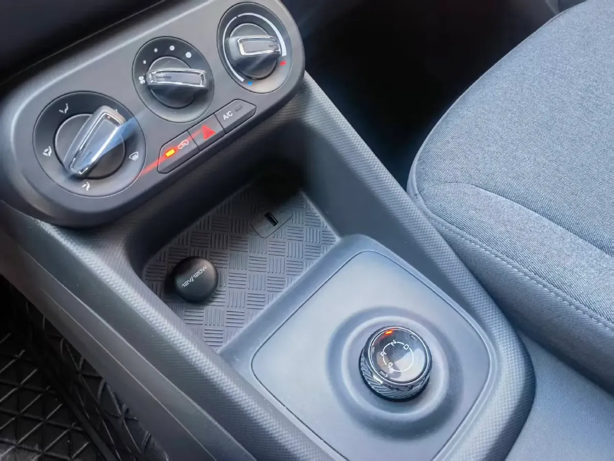 2024 WuLing HongGuang New Energy BEV 32.6KWH,autocango,china used car exporter,china ev exporter,chinese used car exporter,chinese used ev exporter