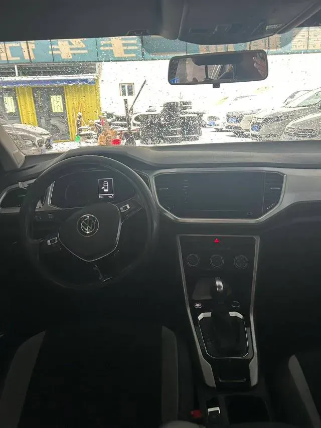 2022 Volkswagen T-Roc 1.4T 150HP L4 7DCT,autocango,china used car exporter,china ev exporter,chinese used car exporter,chinese used ev exporter