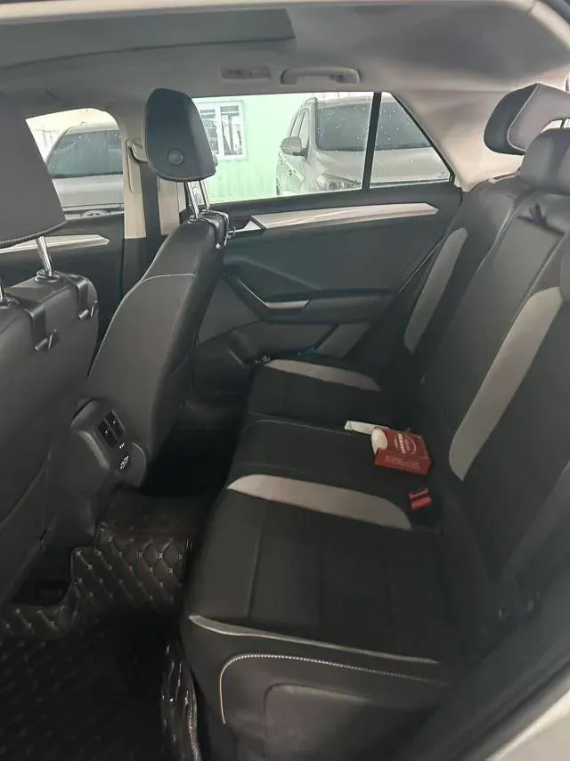 2022 Volkswagen T-Roc 1.4T 150HP L4 7DCT,autocango,china used car exporter,china ev exporter,chinese used car exporter,chinese used ev exporter
