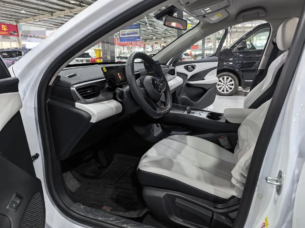 2025 BYD Seal05 DM-i 1.5L 101HP L4 E-CVT PHEV 7.68KWH,autocango,china used car exporter,china ev exporter,chinese used car exporter,chinese used ev exporter