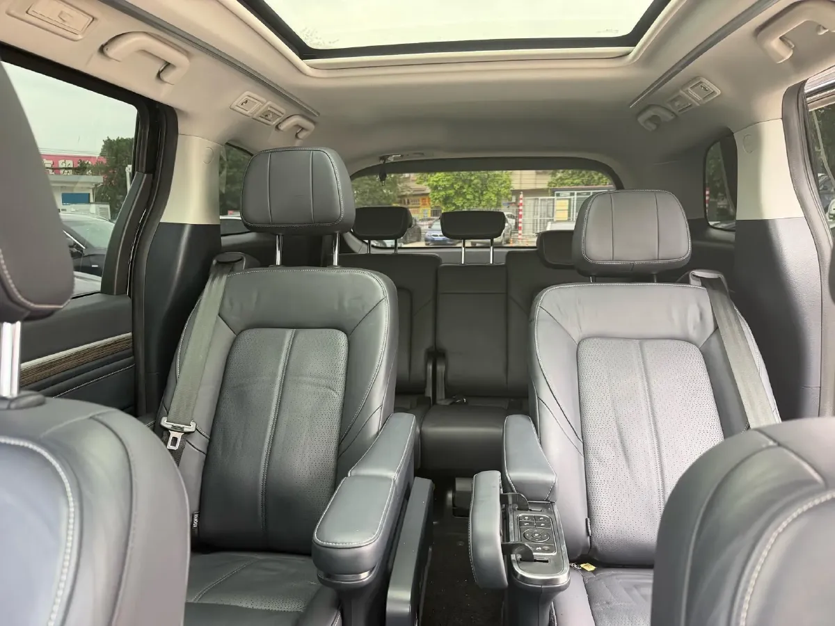 2021 GAC Trumpchi M8 2.0T 252HP L4 8AT,autocango,china used car exporter,china ev exporter,chinese used car exporter,chinese used ev exporter