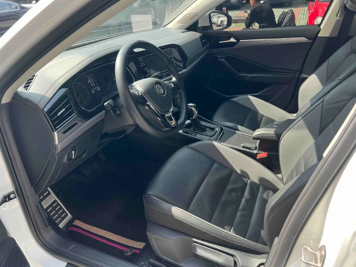 2019 Jeep Renegade 1.3T 173HP L4 7DCT,autocango,china used car exporter,china ev exporter,chinese used car exporter,chinese used ev exporter