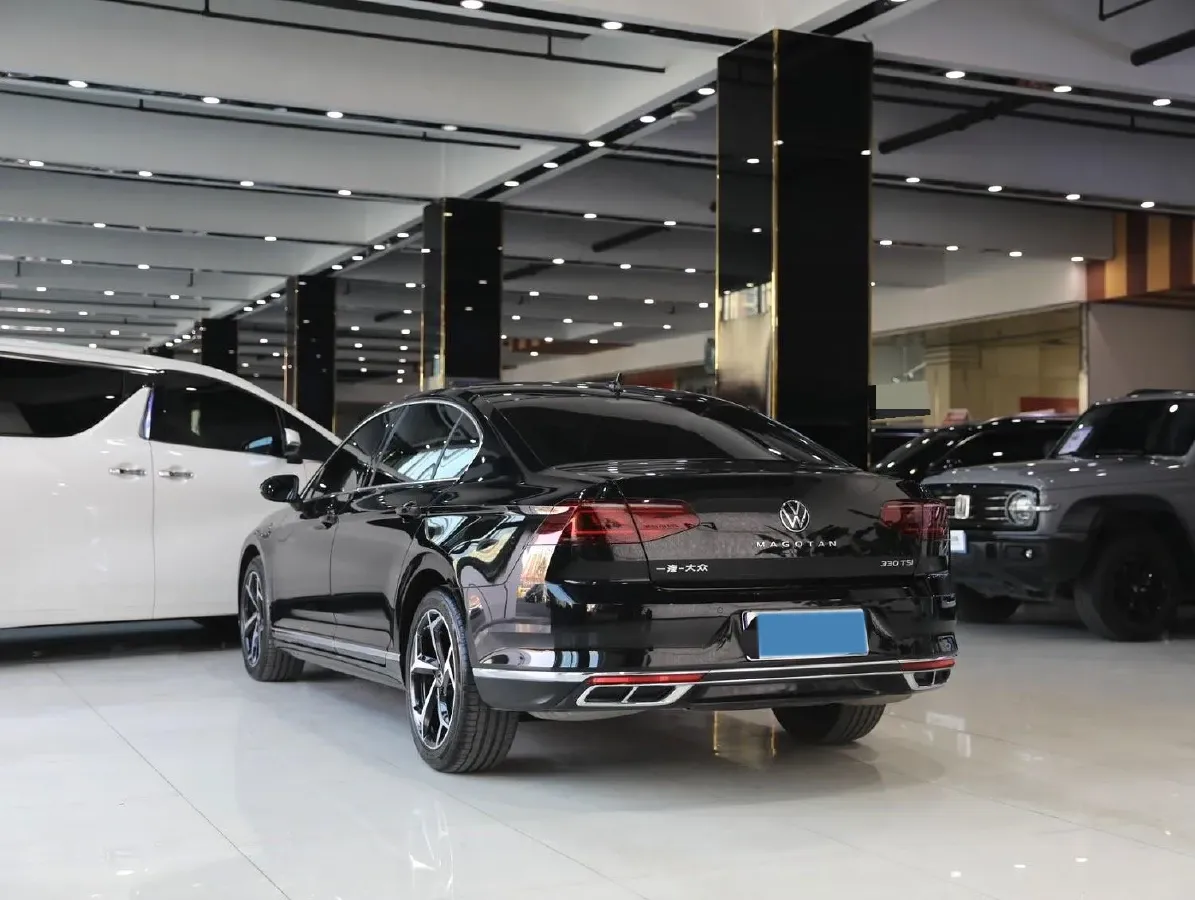 2024 Volkswagen Magotan 2.0T 186HP L4 7DCT,autocango,china used car exporter,china ev exporter,chinese used car exporter,chinese used ev exporter