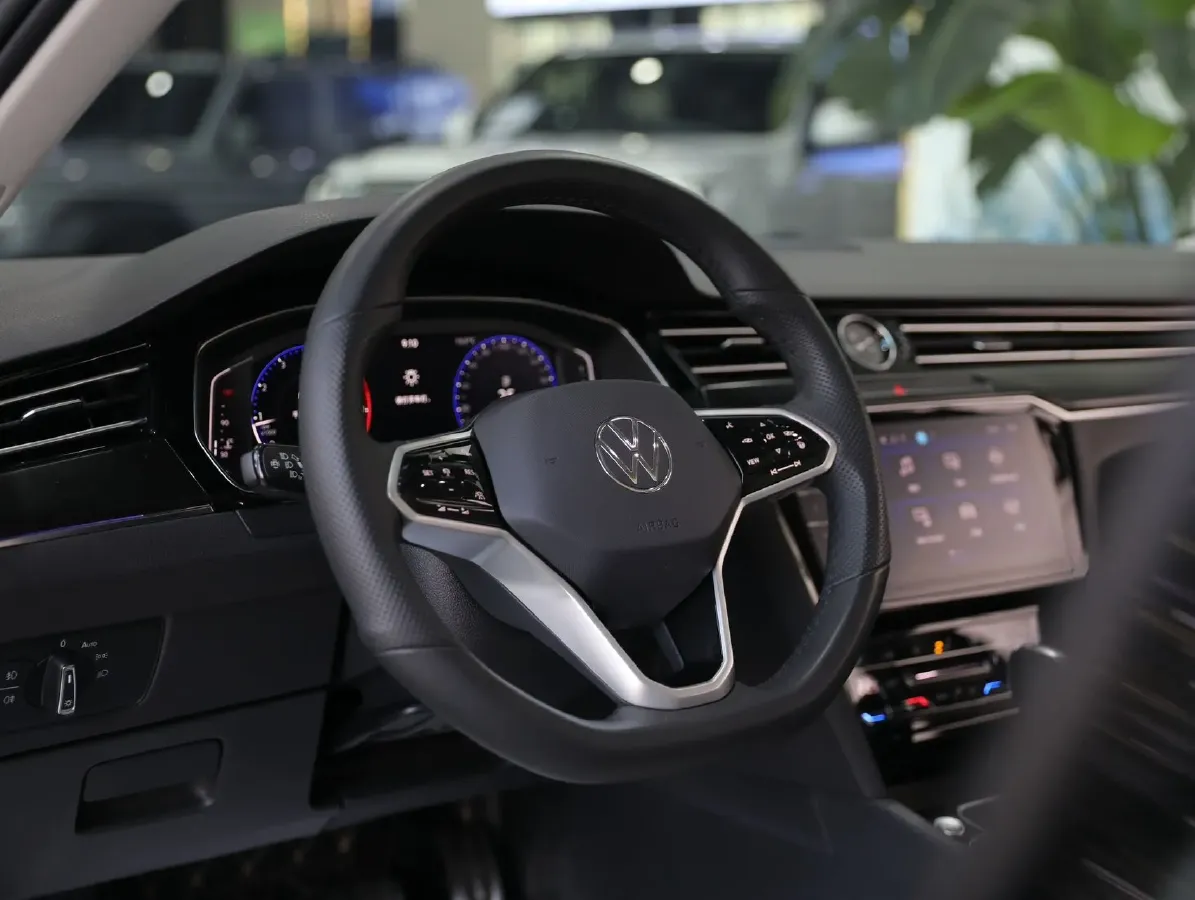 2024 Volkswagen Magotan 2.0T 186HP L4 7DCT,autocango,china used car exporter,china ev exporter,chinese used car exporter,chinese used ev exporter