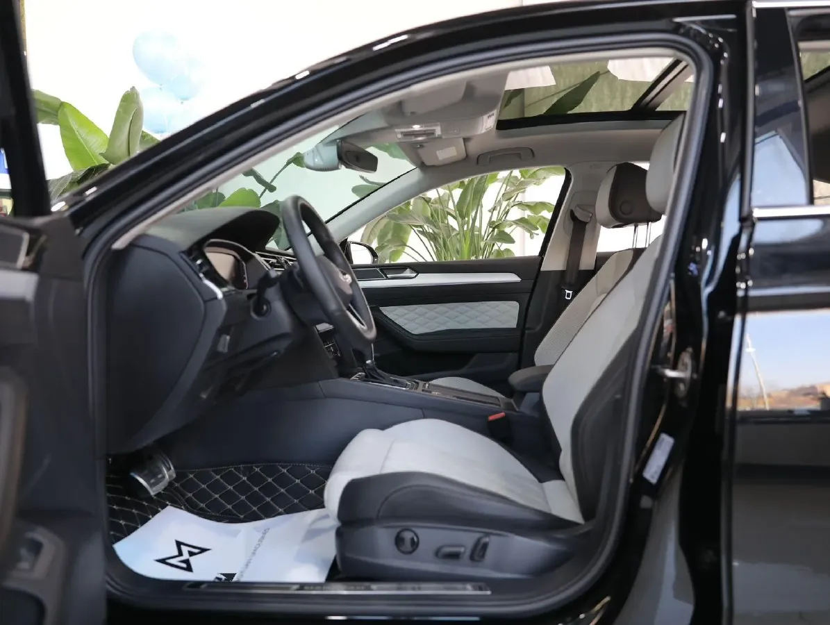 2024 Volkswagen Magotan 2.0T 186HP L4 7DCT,autocango,china used car exporter,china ev exporter,chinese used car exporter,chinese used ev exporter