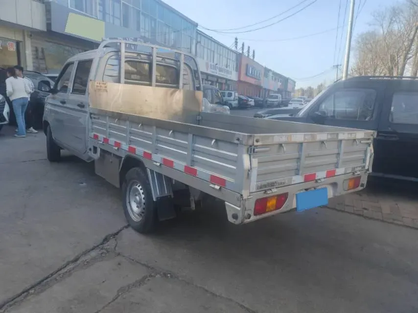 2023 WuLing RongGuang New Truck 1.5L 102HP L4 5MT,autocango,china used car exporter,china ev exporter,chinese used car exporter,chinese used ev exporter