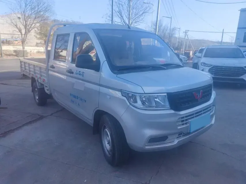 2023 WuLing RongGuang New Truck 1.5L 102HP L4 5MT,autocango,china used car exporter,china ev exporter,chinese used car exporter,chinese used ev exporter