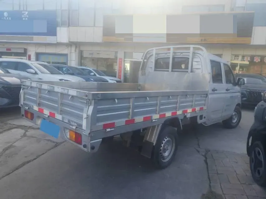 2023 WuLing RongGuang New Truck 1.5L 102HP L4 5MT,autocango,china used car exporter,china ev exporter,chinese used car exporter,chinese used ev exporter