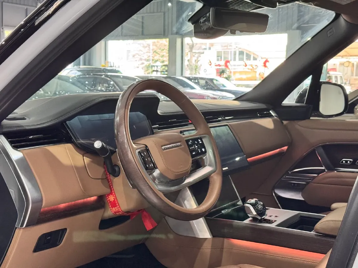 2025 Land Rover Range Rover 3.0T 400HP L6 8AT,autocango,china used car exporter,china ev exporter,chinese used car exporter,chinese used ev exporter