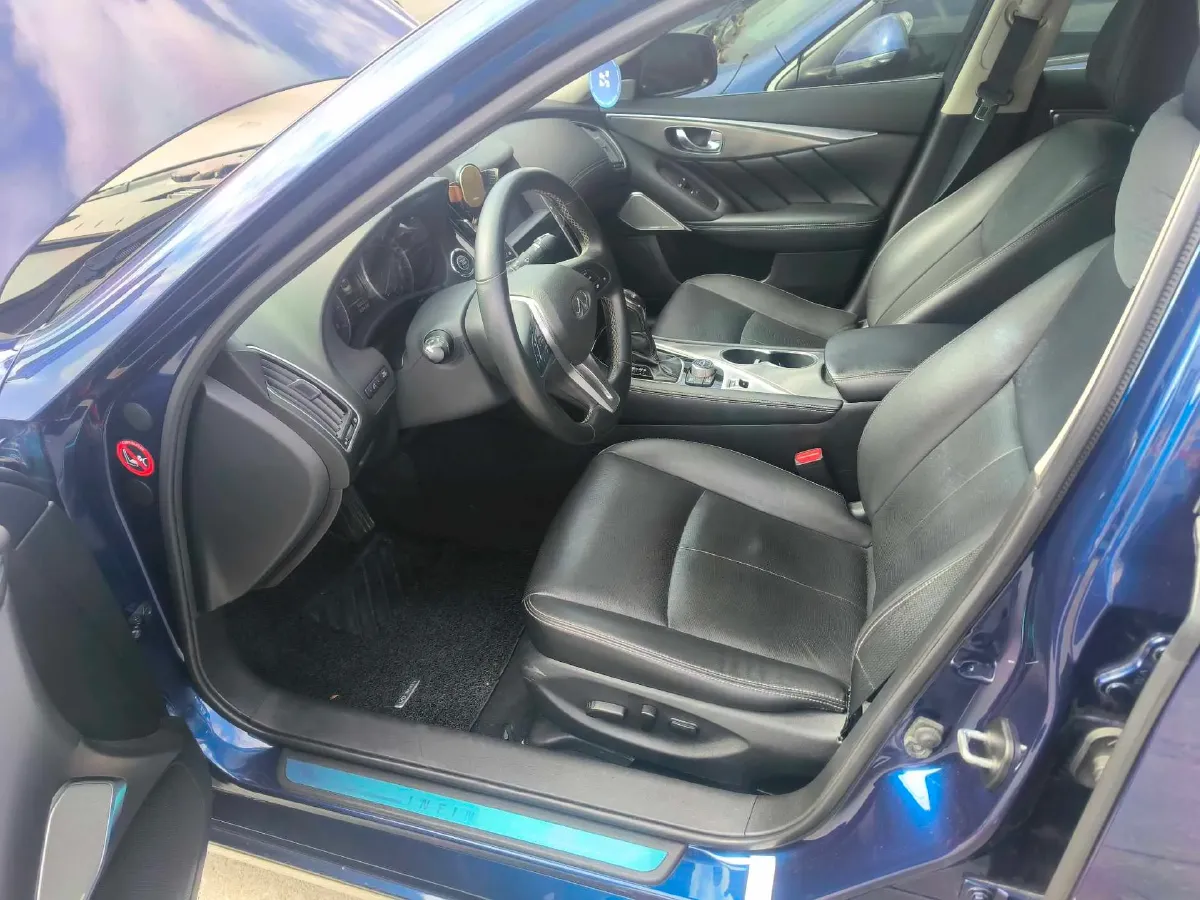 2018 Jeep Grand Commander 2.0T 265HP L4 9AT,autocango,china used car exporter,china ev exporter,chinese used car exporter,chinese used ev exporter