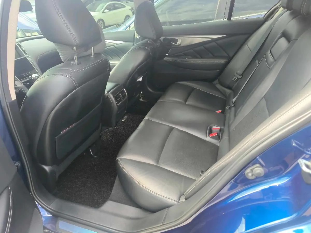 2018 Jeep Grand Commander 2.0T 265HP L4 9AT,autocango,china used car exporter,china ev exporter,chinese used car exporter,chinese used ev exporter