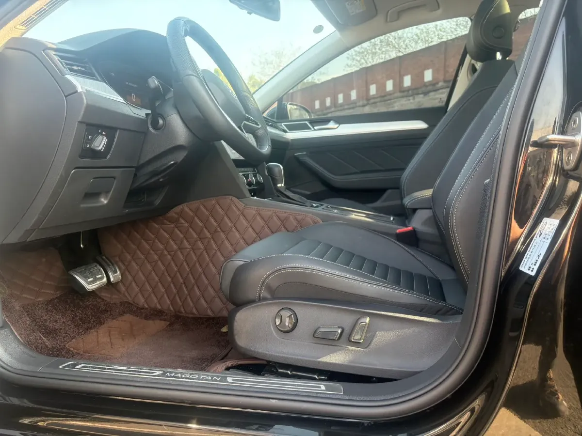 2025 Volkswagen Magotan 1.4T 150HP L4 7DCT,autocango,china used car exporter,china ev exporter,chinese used car exporter,chinese used ev exporter