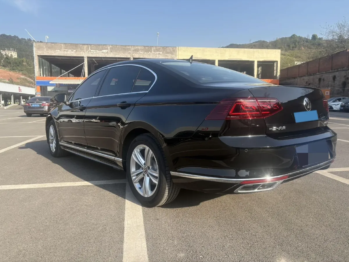 2025 Volkswagen Magotan 1.4T 150HP L4 7DCT,autocango,china used car exporter,china ev exporter,chinese used car exporter,chinese used ev exporter