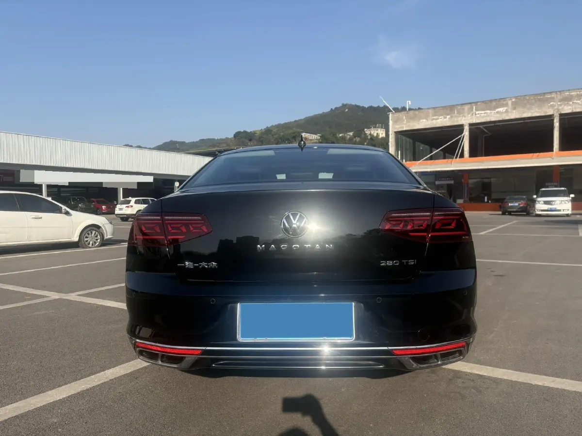 2025 Volkswagen Magotan 1.4T 150HP L4 7DCT,autocango,china used car exporter,china ev exporter,chinese used car exporter,chinese used ev exporter