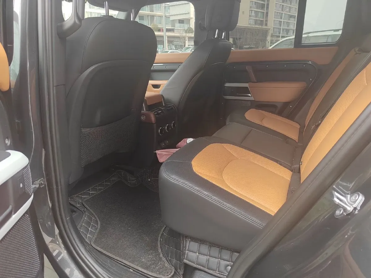 2024 Land Rover Defender 3.0T 400HP L6 8AT,autocango,china used car exporter,china ev exporter,chinese used car exporter,chinese used ev exporter