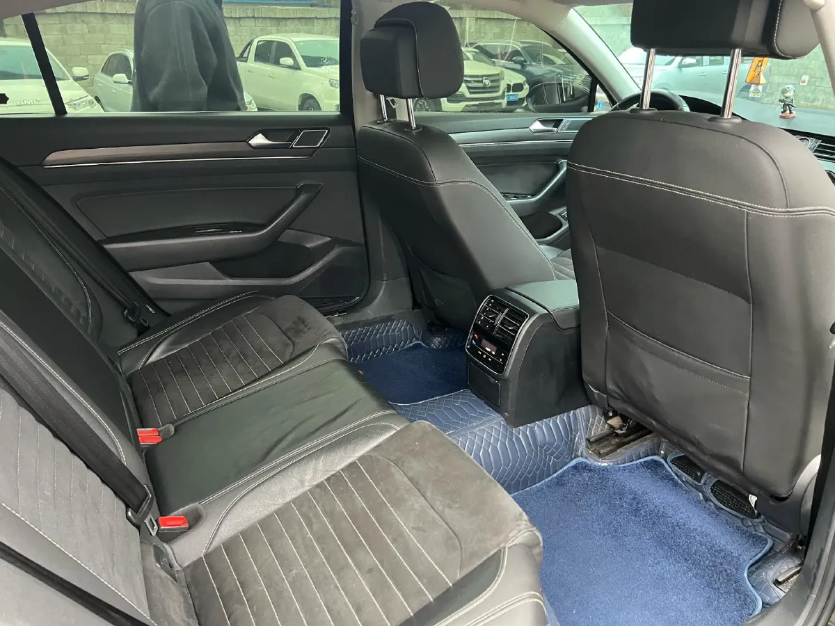 2020 Volkswagen Magotan 2.0T 186HP L4 7DCT,autocango,china used car exporter,china ev exporter,chinese used car exporter,chinese used ev exporter