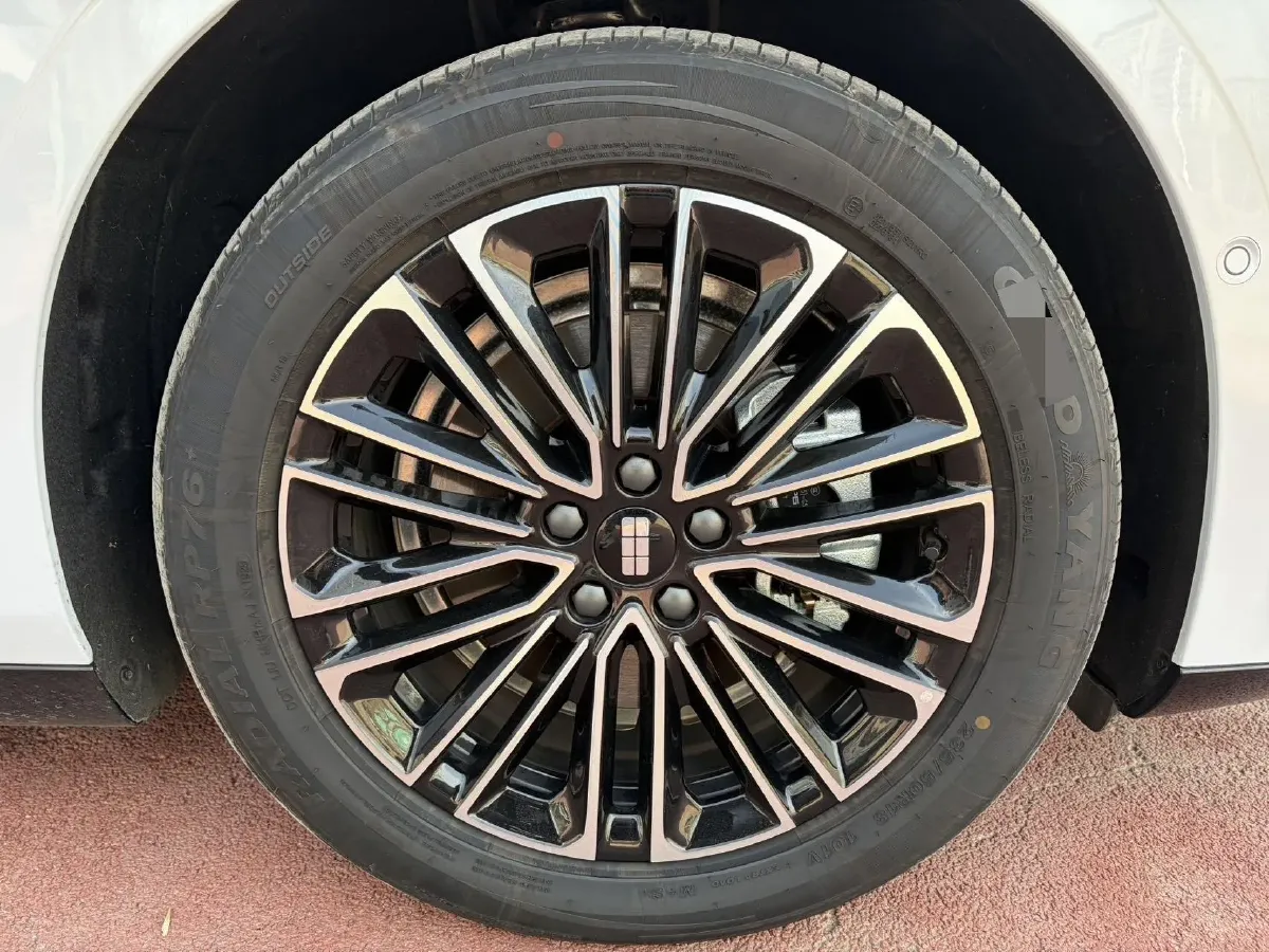 2025 Geely Galaxy Starshine 8 1.5L 112HP L4 1DHT PHEV,autocango,china used car exporter,china ev exporter,chinese used car exporter,chinese used ev exporter