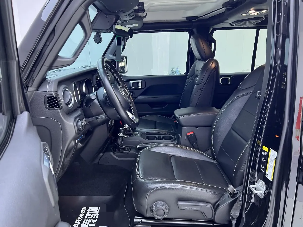 2021 Jeep Wrangler 2.0T 266HP L4 8AT PHEV 17KWH,autocango,china used car exporter,china ev exporter,chinese used car exporter,chinese used ev exporter