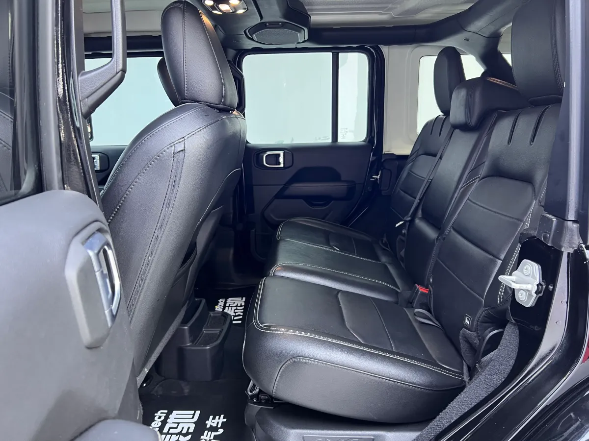 2021 Jeep Wrangler 2.0T 266HP L4 8AT PHEV 17KWH,autocango,china used car exporter,china ev exporter,chinese used car exporter,chinese used ev exporter