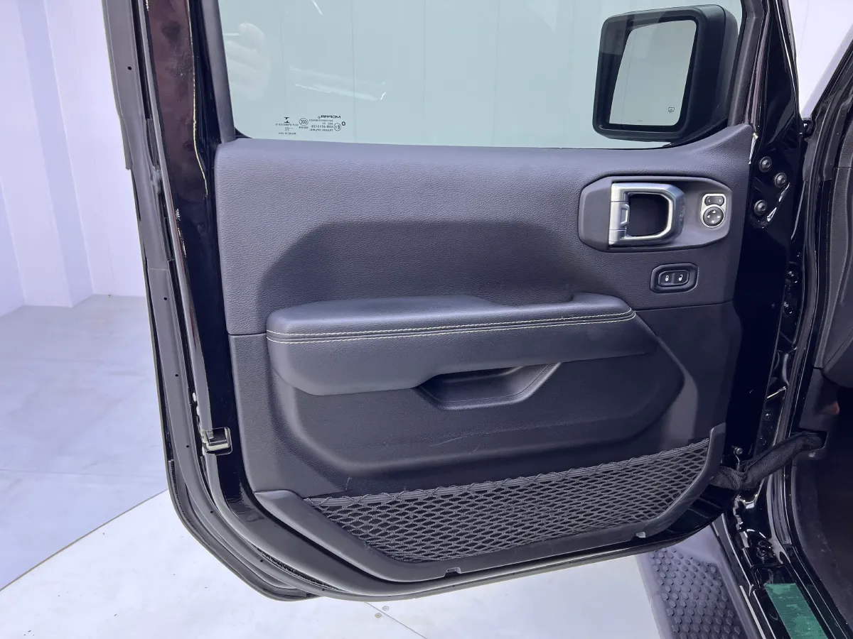 2021 Jeep Wrangler 2.0T 266HP L4 8AT PHEV 17KWH,autocango,china used car exporter,china ev exporter,chinese used car exporter,chinese used ev exporter