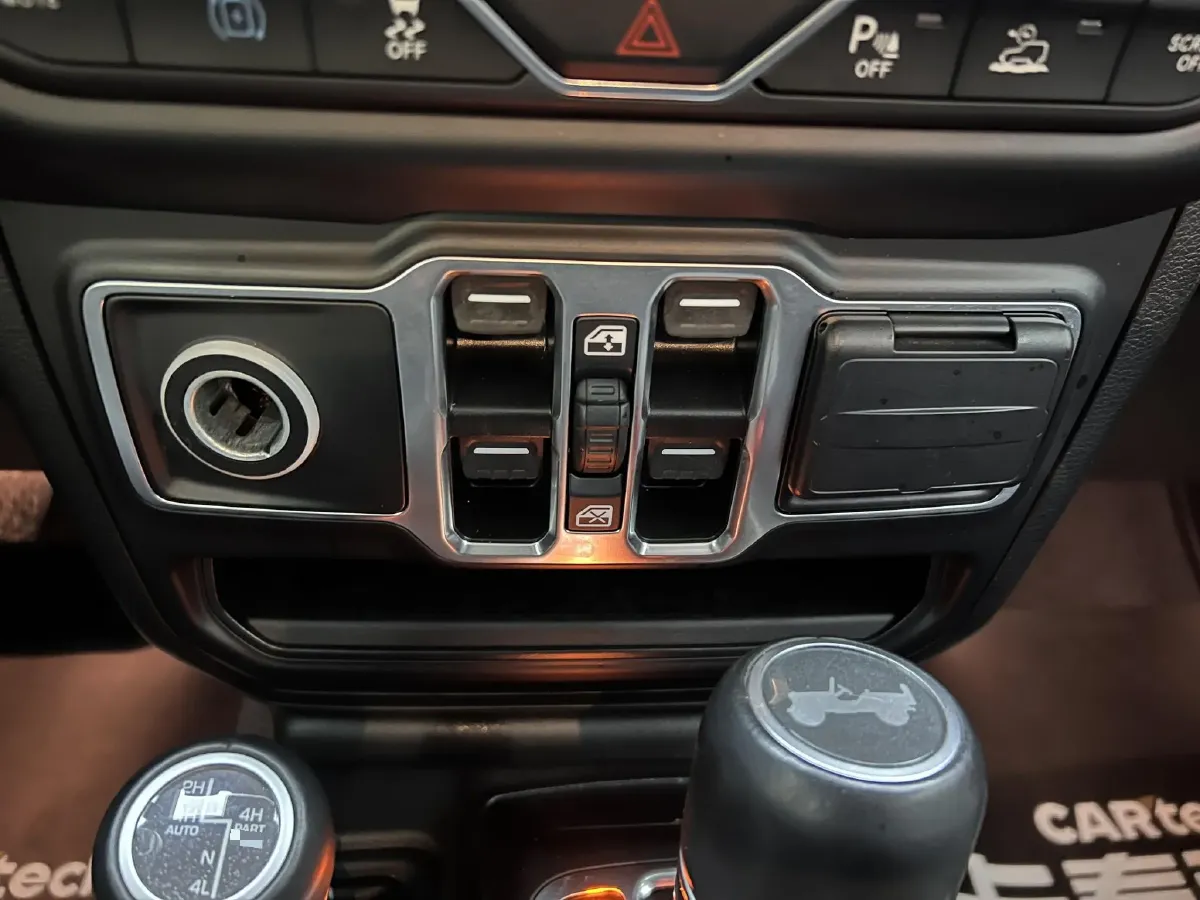 2021 Jeep Wrangler 2.0T 266HP L4 8AT PHEV 17KWH,autocango,china used car exporter,china ev exporter,chinese used car exporter,chinese used ev exporter