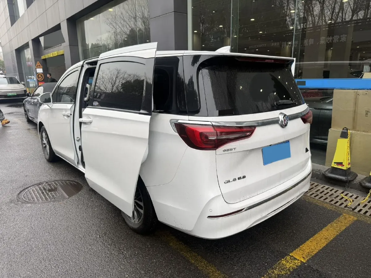 2021 Buick GL8 2.0T 237HP L4 9AT,autocango,china used car exporter,china ev exporter,chinese used car exporter,chinese used ev exporter