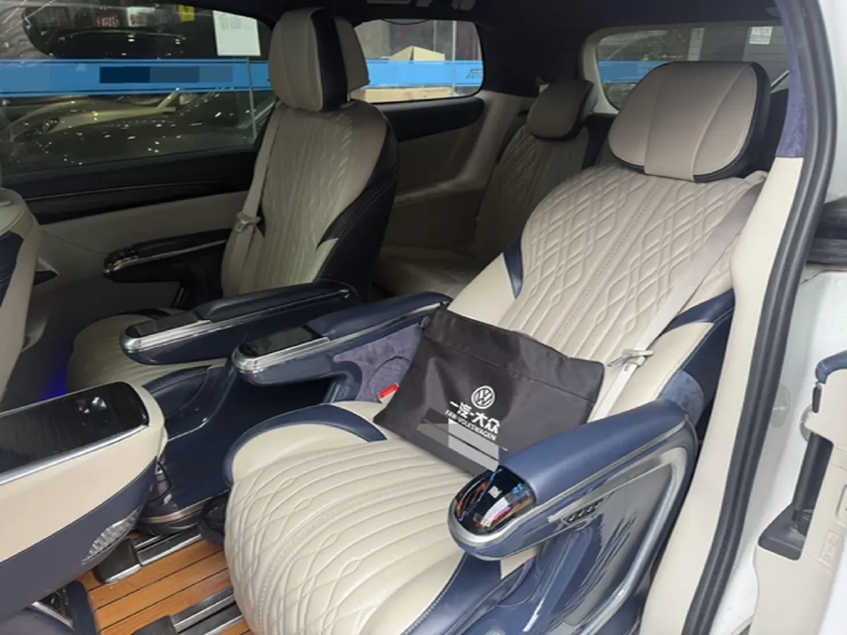 2021 Buick GL8 2.0T 237HP L4 9AT,autocango,china used car exporter,china ev exporter,chinese used car exporter,chinese used ev exporter