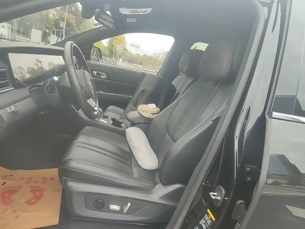 2020 Li ONE Range Extended 131HP REEV 40.5KWH,autocango,china used car exporter,china ev exporter,chinese used car exporter,chinese used ev exporter