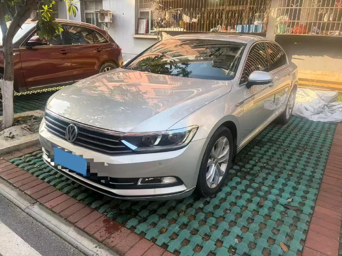 2018 Volkswagen Magotan 2.0T 220HP L4 7DCT,autocango,china used car exporter,china ev exporter,chinese used car exporter,chinese used ev exporter